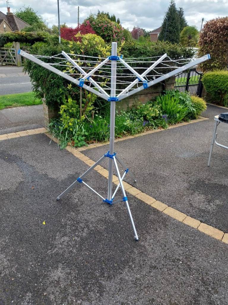 Royal Rotary Washing Line – New, with Carry Bag
