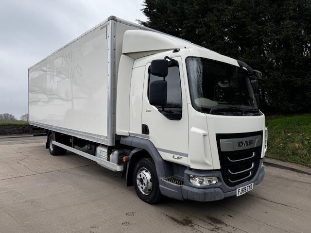 2019 69 DAF LF 210 E6 sleeper cab 25ft3 box auto air con