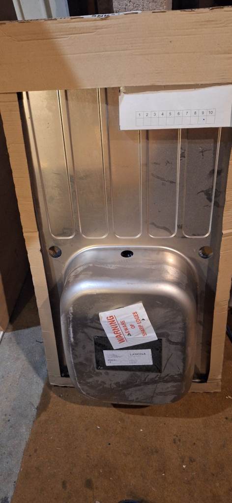 Stainless steel kitchen sink