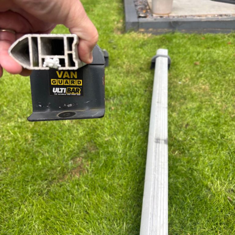 Van guard roof bars 