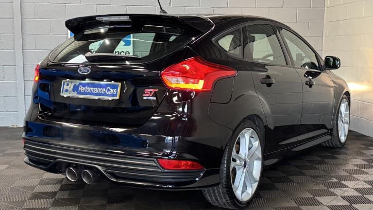 FORD FOCUS 2.0 T EcoBoost ST-2 Black Manual Petrol 2016