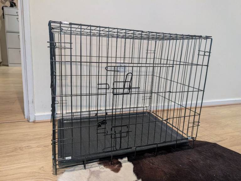 Metal Dog Cage   60 Cm High.      55 Cm Depth.     76 Cm Width