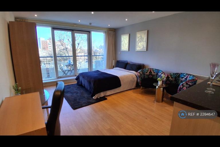 Studio flat in The Round House, Portsmouth, PO1 (#2394647)