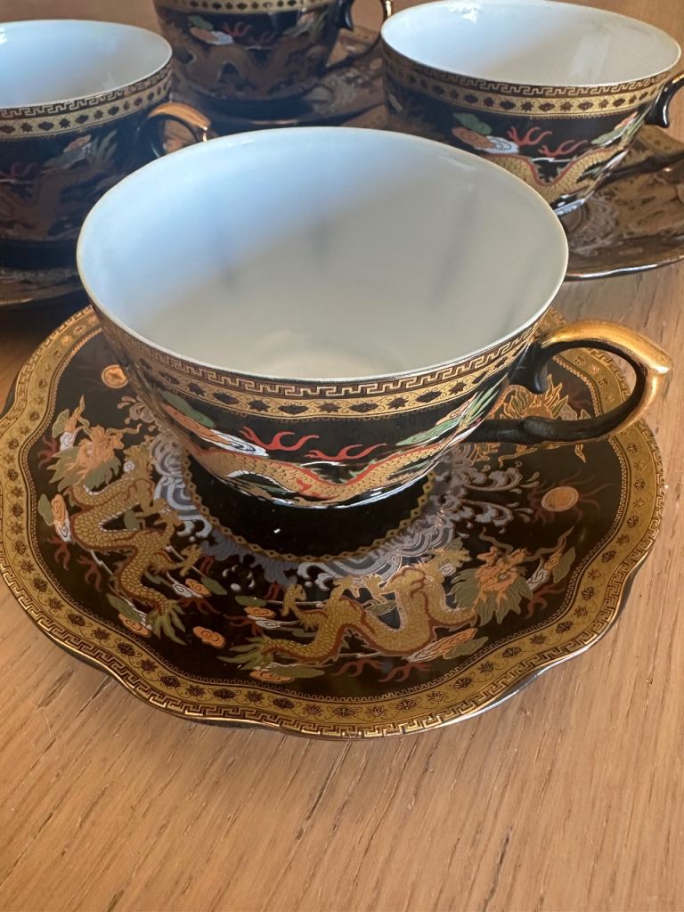 Set of 4 Yamasen fine porcelain cups and saucers. 