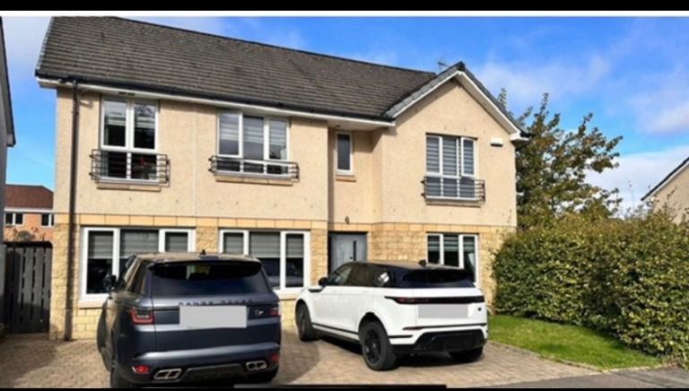 Stunning 5 bed Family  House For Rent 