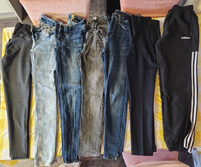 Ladies bundle of 16 Pairs of Jeans and Trousers – Mixed Styles, Good Condition