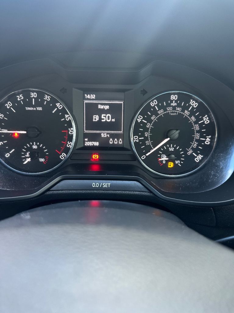 Skoda, OCTAVIA, Estate, 2014, Manual, 1598 (cc), 5 doors