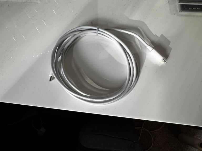 Apple Magic Keyboard (not turning on)