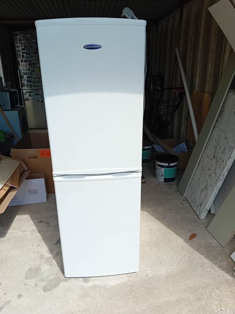 Bush Freestanding Fridge Freezer – White, Good Condition