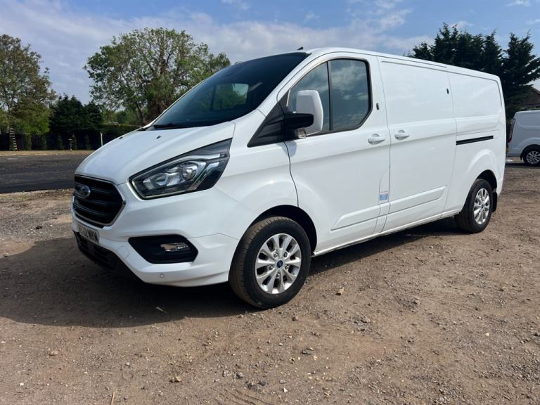 image for 2022 Ford Transit Custom 300 LIMITED P/V ECOBLUE L2 Panel Van Diesel Manual