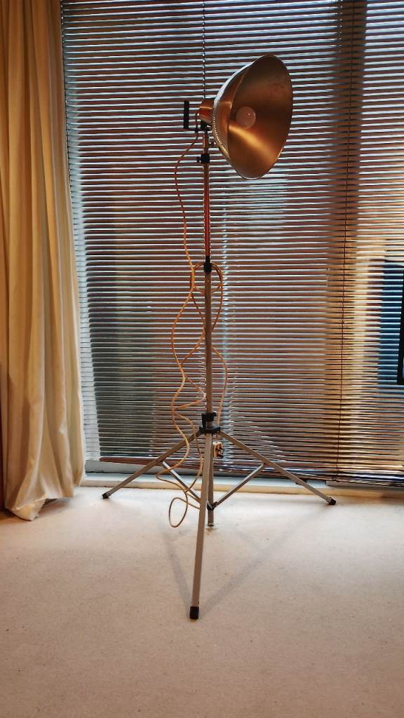 Photo lamps pair with stands excellent condition 