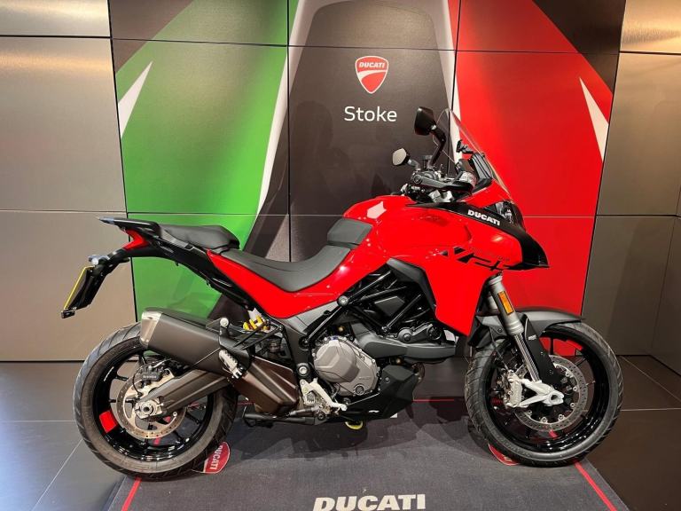 DUCATI MULTISTRADA V2 S MEGA LOW MILES STUNNING CONDITION 2024 74 PLATE
