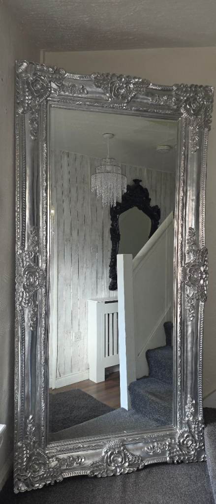 Large mirror 