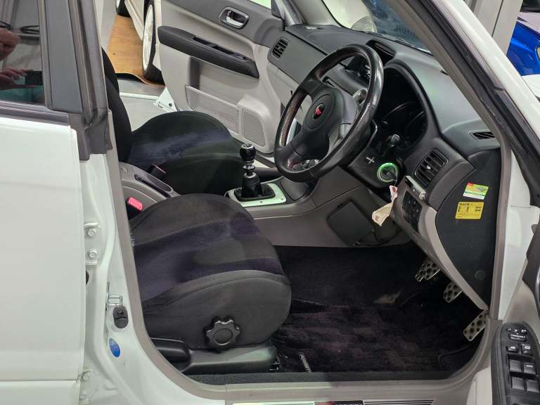 SUBARU FORESTER Sti Sg9 White Manual Petrol 2004