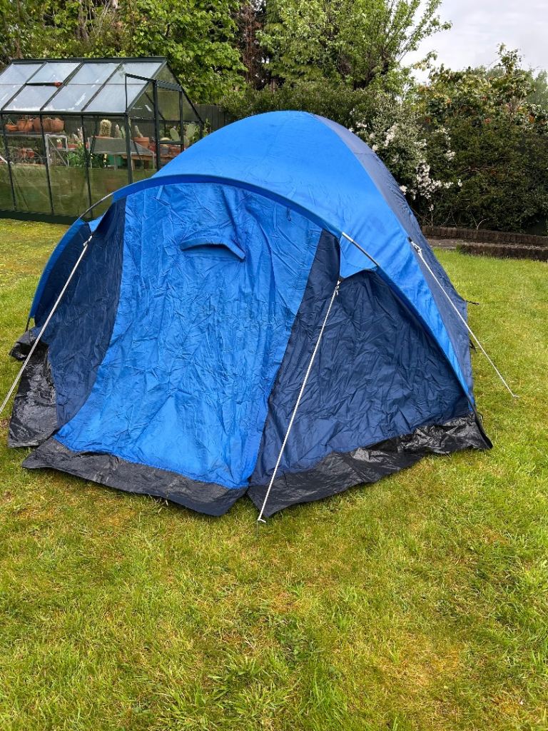 Blue Proaction 4 Person Dome Tent External Dimensions Flysheet H4’8”/142cm W8’/250cmL9’10”/300cmJ246