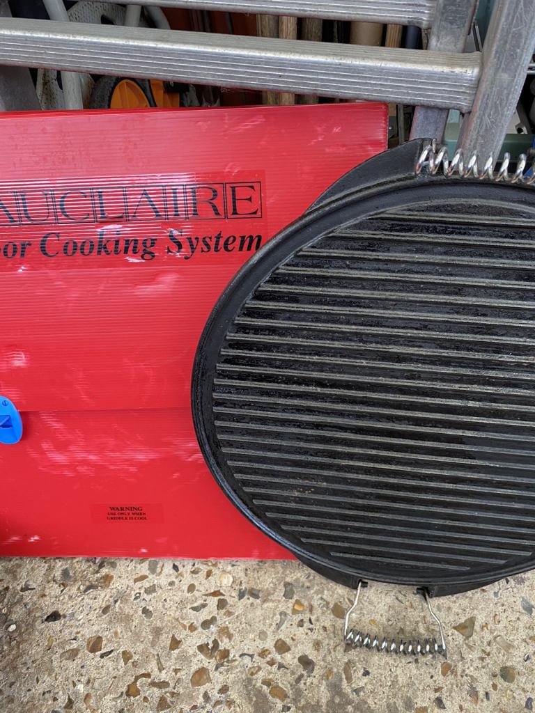 BEAUCLAIRE GAS BARBEQUE