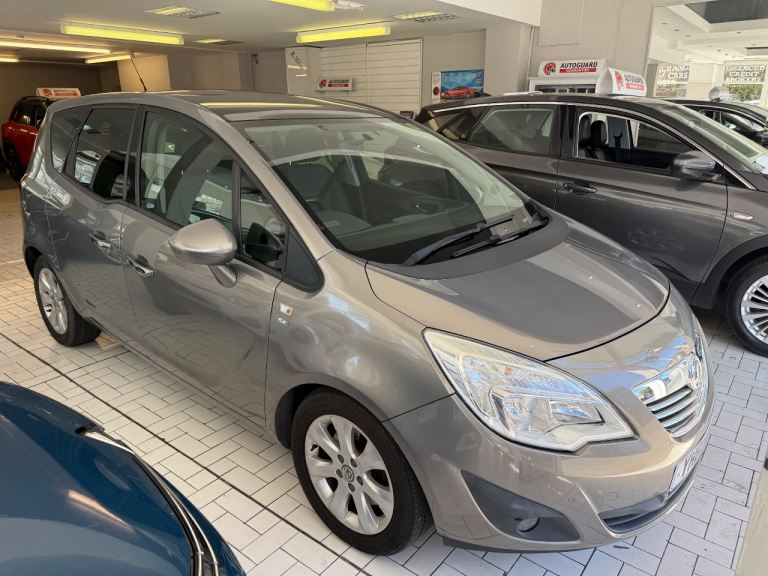 JUST ARRIVED-LOW MILE AUTOMATIC 