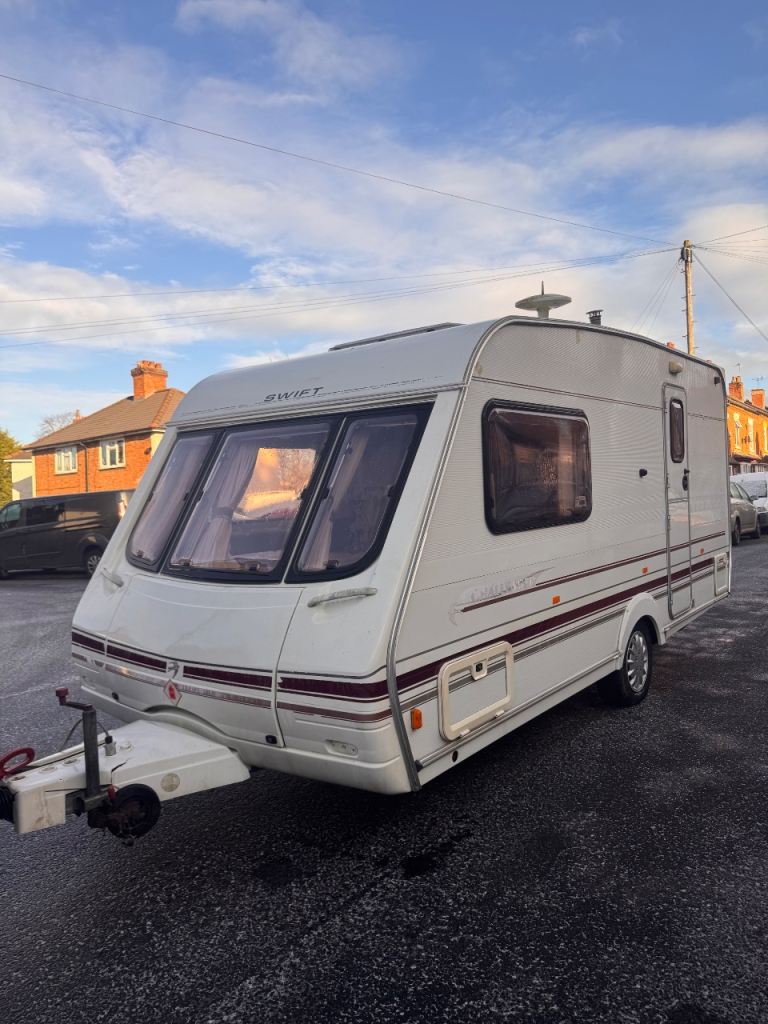Swift Challenger 2 berth 2002