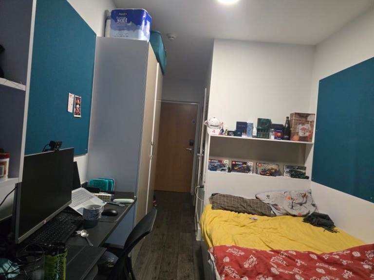 Immediately Available!! Ensuite Student Accommodation Bills Included