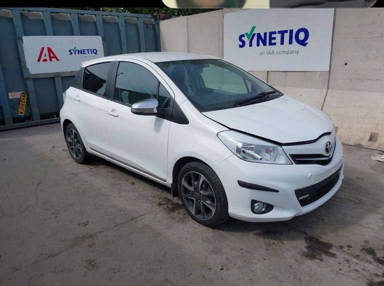 Toyota, YARIS, Hatchback, 2014, Manual, 1329 (cc), 5 doors