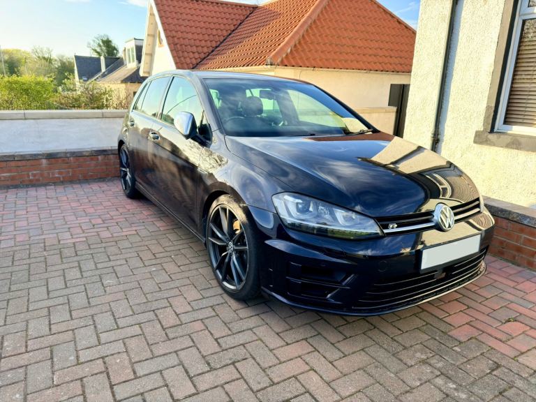 2015 Deep Pearl Black Volkswagen Golf R 4Motion Pretoria (Top of Range)