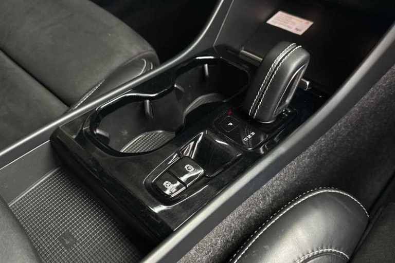 2021 Volvo XC40 1.5 T5 Recharge PHEV R DESIGN Pro 5dr Auto ESTATE PETROL/ELECTRIC Automatic