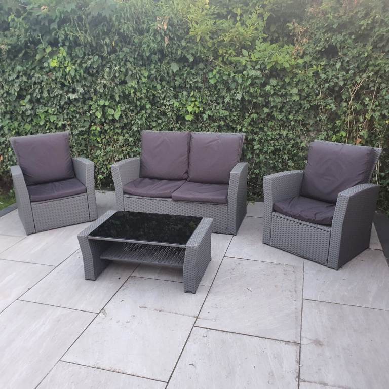 Rattan garden furniture set - x2 chairs / x1 sofa / x1 table - All with cushions