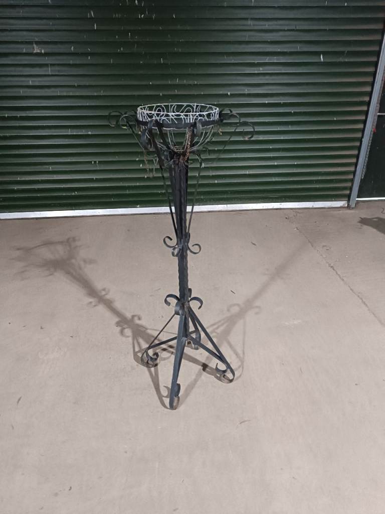 Plant Stand 
