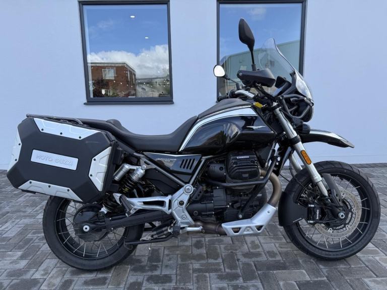 MOTO GUZZI V85 TT GUARDIA D-ONORE 2022