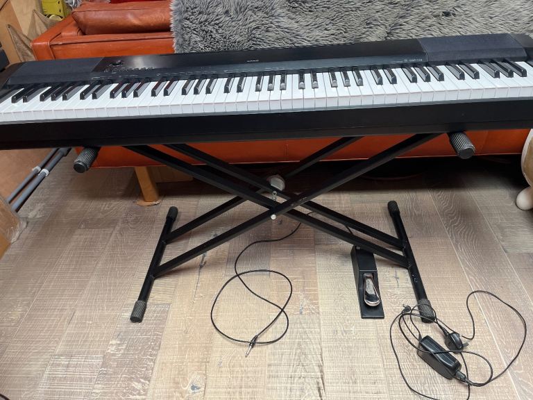 Casio CDP-120 Piano w/ weighted keys - ideal for beginners