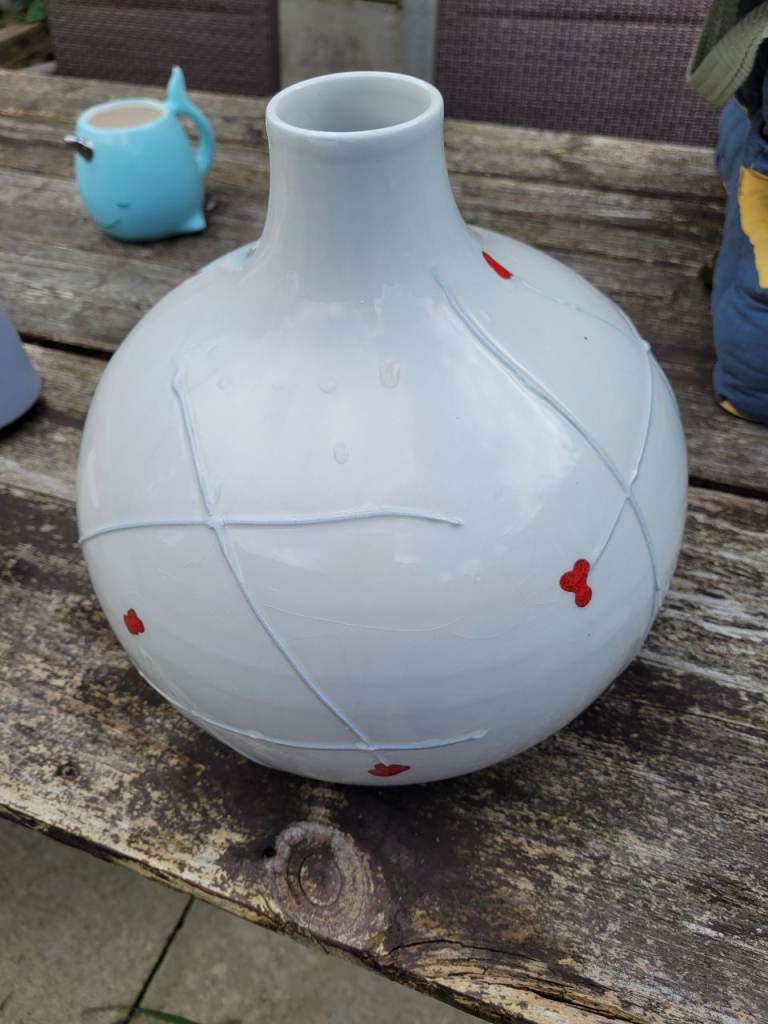 Free round vase