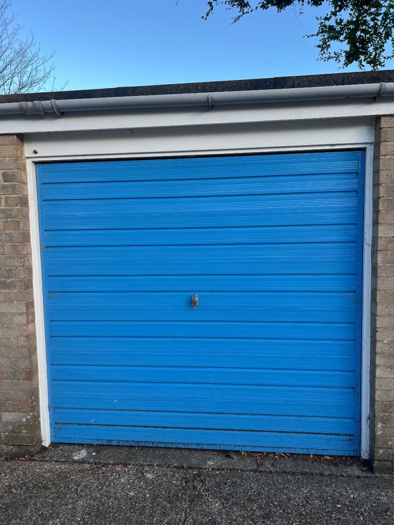 Well fitted garage for rent 
