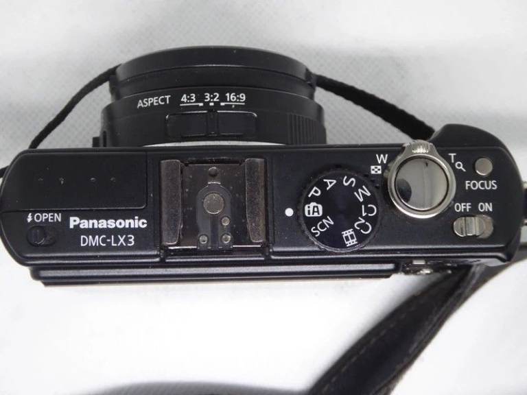 Lumix LX3 quality camera boxed