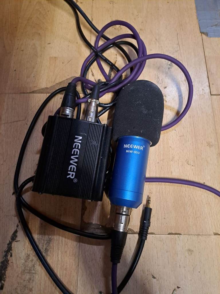 Neewer NW-100 Microphone with Phantom Power Supply