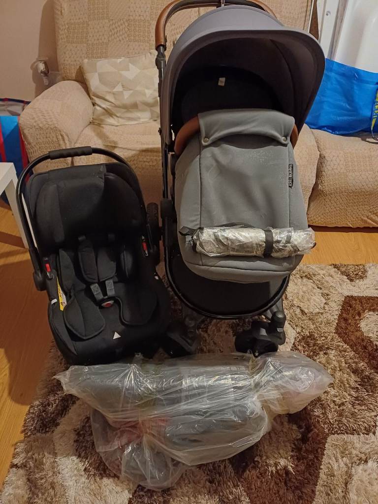 Pram travel system
