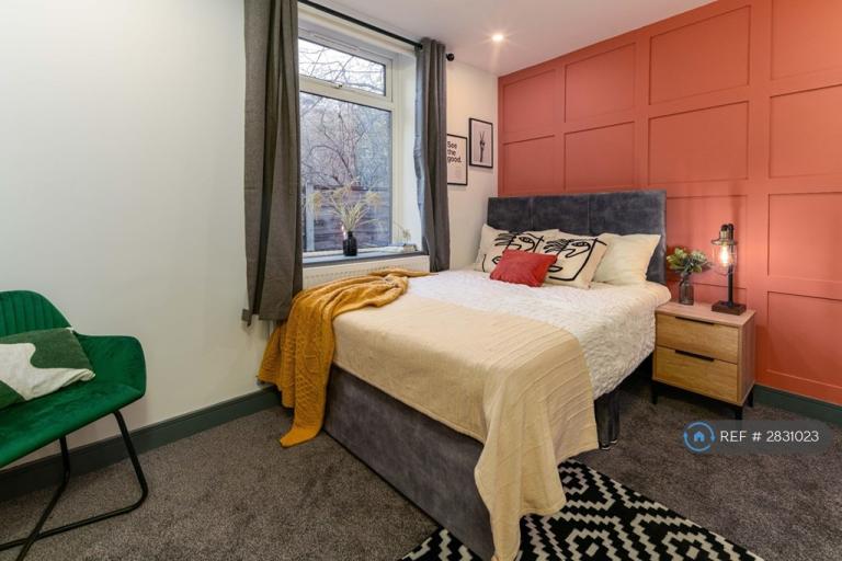 1 bedroom in Ferngrove House, Bury, BL9 (#2831023)