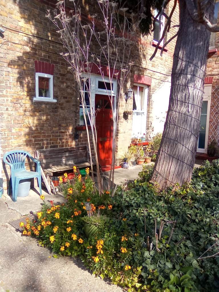 Studio flat for sale - near Heathrow