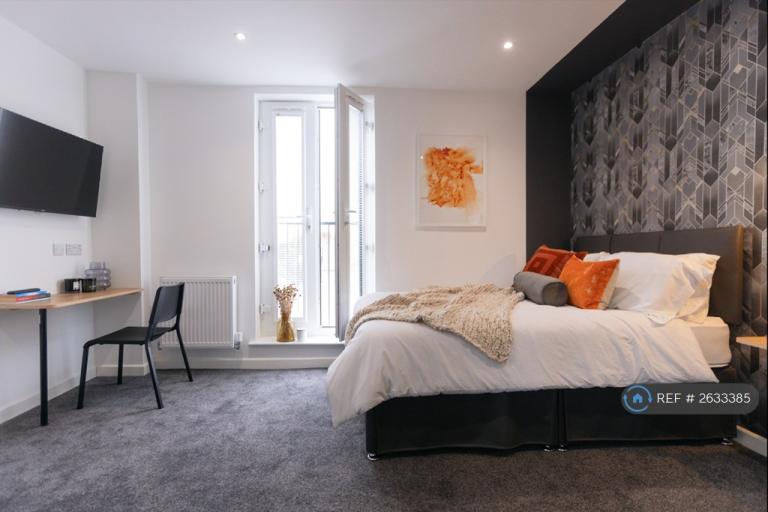 1 bedroom in Victoria Road, Swindon, SN1 (#2633385)