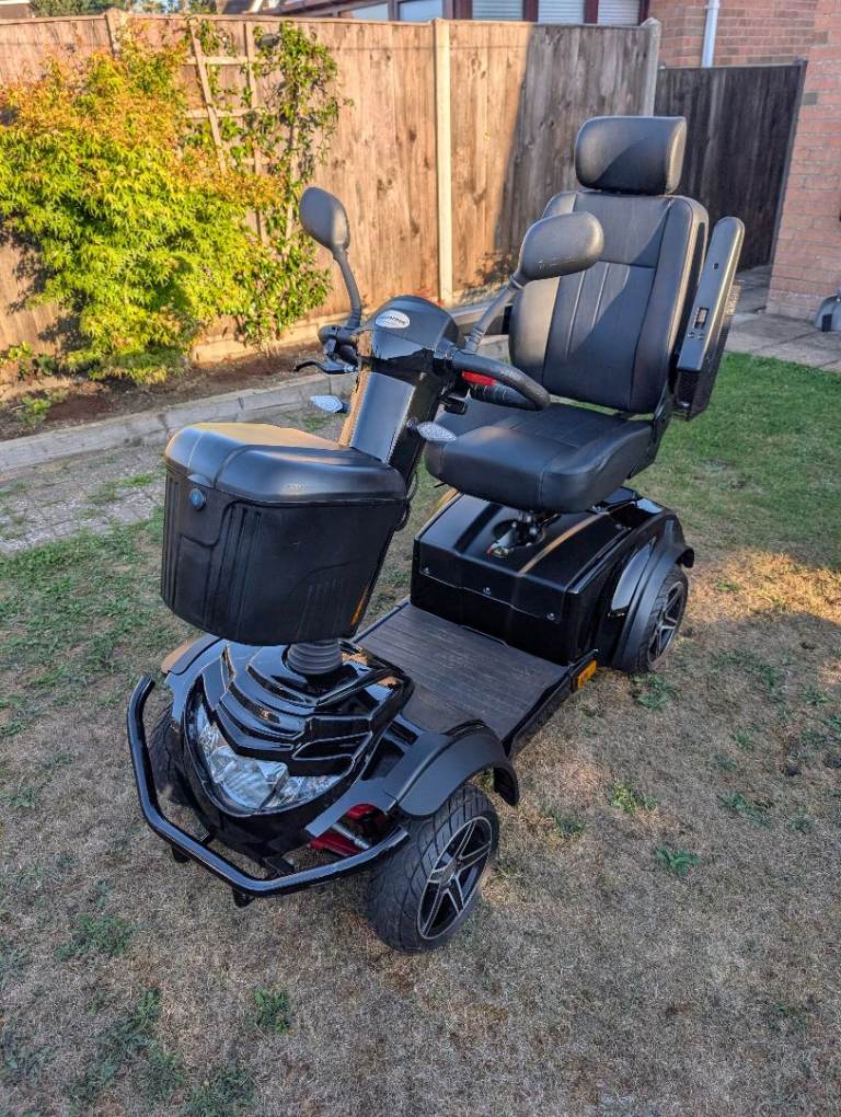 2025 Ignite Grande Mobility Scooter – Only 8.2 Miles