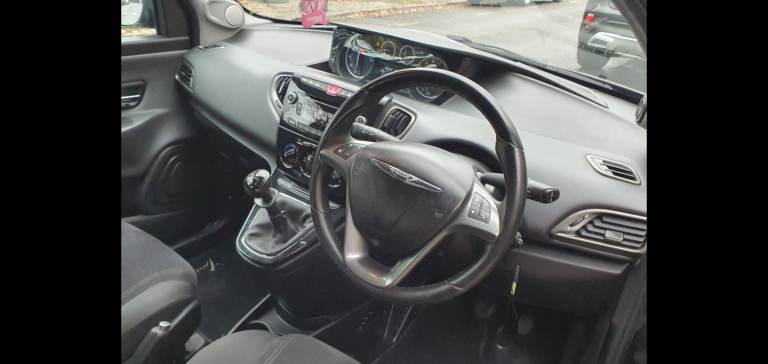 CHRYSLER YPSILON 0.9 TWIN AIR 2012 £1600!!! OPEN TO OFFERS