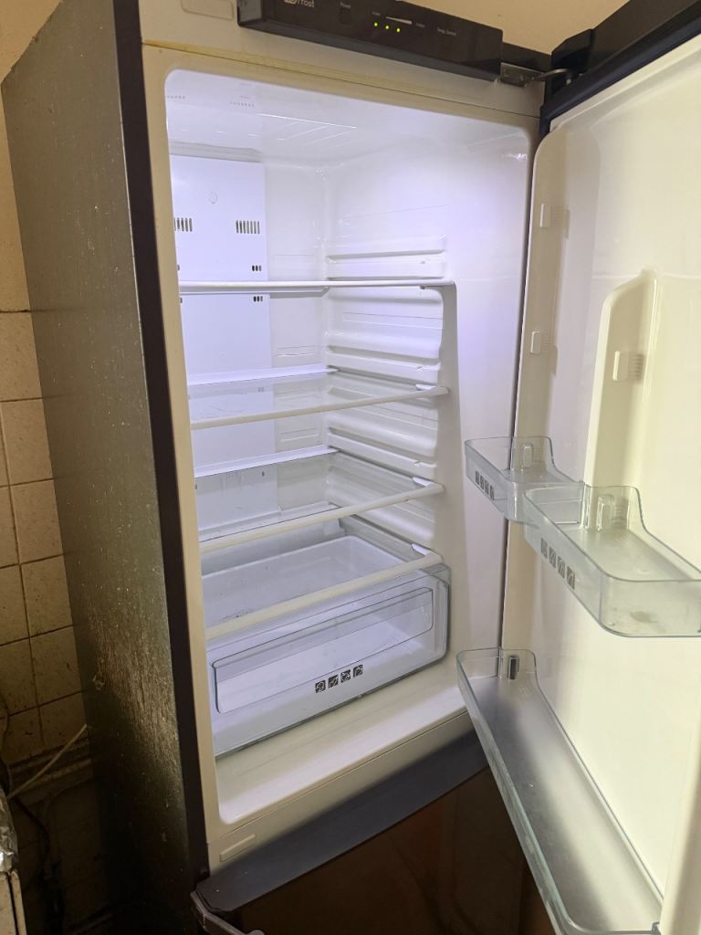 Fridge with freezer ( Samsung )