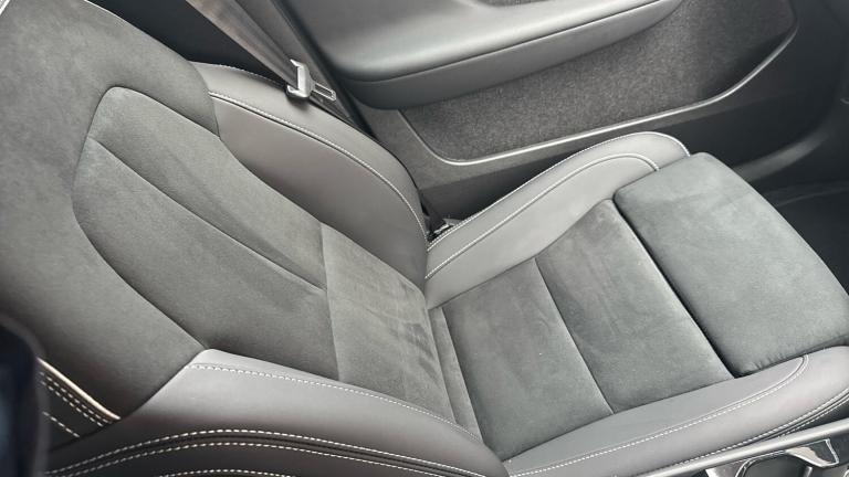 2025 Volvo XC40 2.0 B4P Plus Dark 5dr Auto Petrol Estate Estate Petrol Automatic