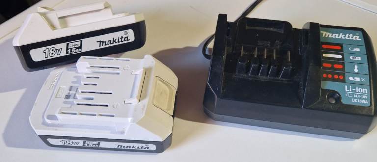 Makita 18V Li-ion Battery and Charger Set – Good Condition