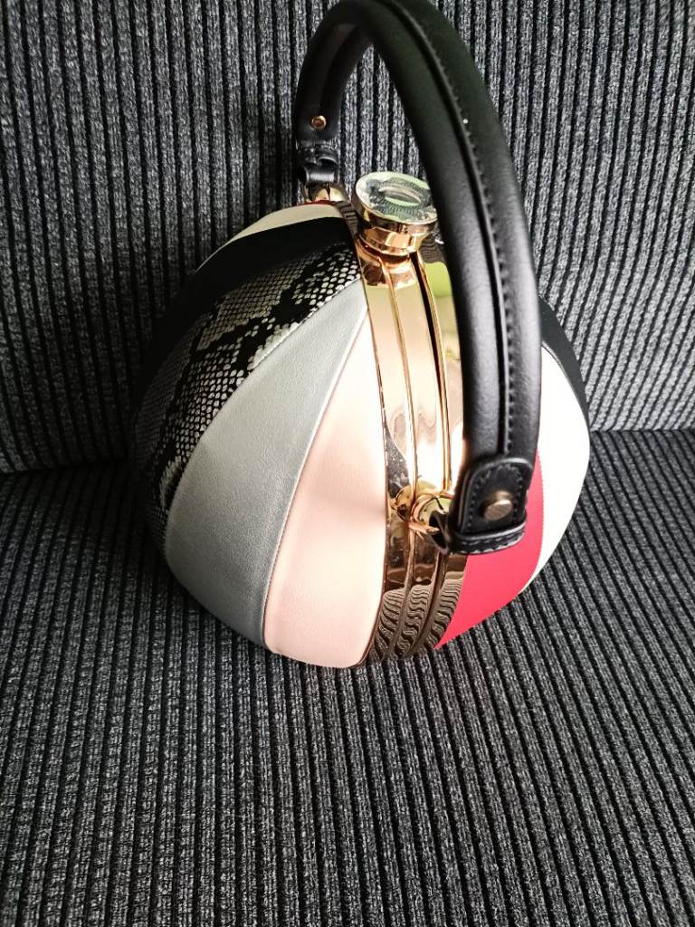 Brand 🆕 ladies handbag shape of a beach ball 