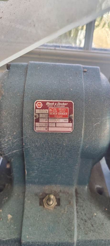 Black & Decker Bench Grinder HD1245 - 6 inch - Used Condition