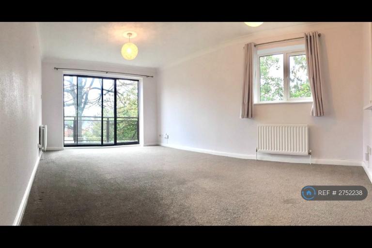 2 bedroom flat in Whitehaven Close, Bromley, BR2 (2 bed) (#2752238)