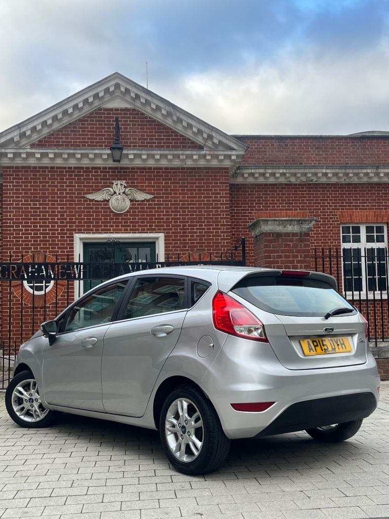 Ford, FIESTA, Hatchback, 2015, Manual, 1241 (cc), 5 doors