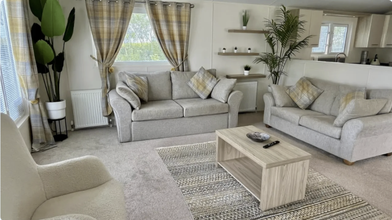 CHEAPEST LODGE IN SUFFOLK - OPEN 11.5 MONTHS 
