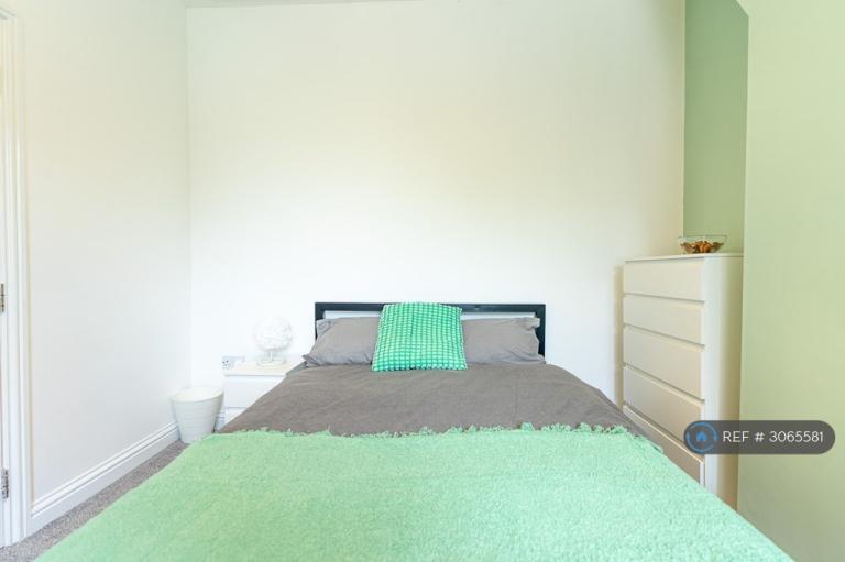 1 bedroom in Wilderspool Causeway, Warrington, WA4 (#3065581)