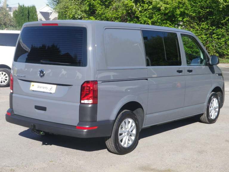 VOLKSWAGEN TRANSPORTER 2.0 TDI T32 Kombi Startline DSG Auto with VW Towbar in